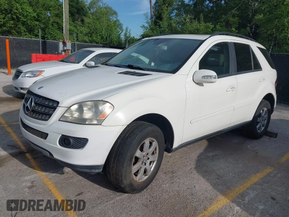 2006 Mercedes-Benz M 350 with VIN 4JGBB86E56A109010, listed as a IAAI auction lot 42236038 with Not Provided miles and . Bid and sale history available at DreamBid. Image 2.