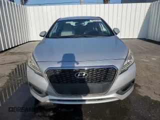 2016 Hyundai Sonata Hybrid SE with VIN KMHE24L10GA038677, listed as a Copart auction lot 51823625 with 62,130 mi miles and Clean Title. Bid and sale history available at carsss.com. Image 5.