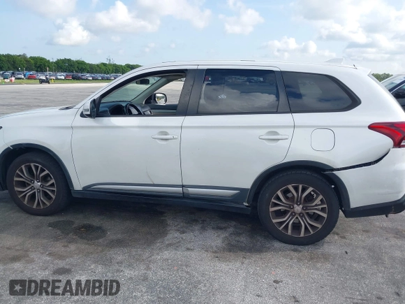 2017 Mitsubishi Outlander SE with VIN JA4AD3A30HZ025100, listed as a IAAI auction lot 42423429 with 205,827 mi miles and . Bid and sale history available at DreamBid. Image 15.