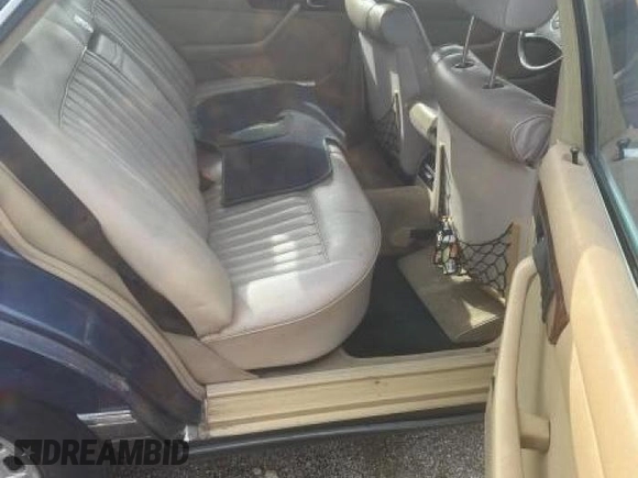 1986 Mercedes-Benz 560 with VIN WDBCA39D9GA217924, listed as a Copart auction lot 44278365 with 340,185 mi miles and Clean Title. Bid and sale history available at DreamBid. Image 6.