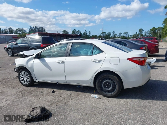 2018 Toyota Corolla L z VIN 5YFBURHE6JP849560, wystawiony jako IAAI lot #41321313 z przebiegiem 136 310 mil mil oraz . Historia ofert i sprzedaży dostępna na DreamBid. Obrazek 14.