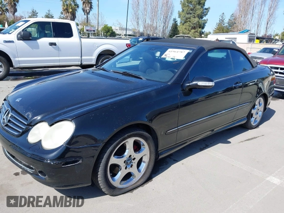 2004 Mercedes-Benz CLK 500 z VIN WDBTK75G14T013879, wystawiony jako IAAI lot #41964787 z przebiegiem 114 444 mil mil oraz . Historia ofert i sprzedaży dostępna na DreamBid. Obrazek 6.