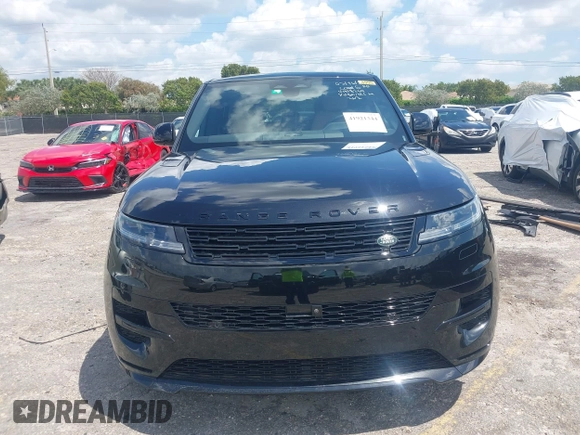 2024 Land Rover Range Rover Sport Dynamic SE z VIN SAL1L9FU8RA178264, wystawiony jako IAAI lot #41921344 z przebiegiem 9 851 mil mil oraz . Historia ofert i sprzedaży dostępna na DreamBid. Obrazek 13.