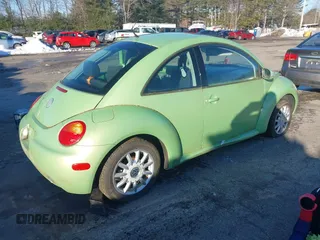 2005 Volkswagen New Beetle Coupe GLS with VIN 3VWCR31C15M403886, listed as a IAAI auction lot 41567715 with 168,346 mi miles. Bid and sale history available at carsss.com. Image 4.