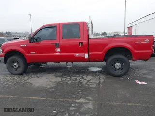2005 Ford Super Duty F-250 XL with VIN 1FTSW21PX5EC67932, listed as a IAAI auction lot 41306583 with 189,824 mi miles. Bid and sale history available at carsss.com. Image 6.