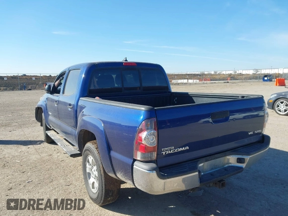 2015 Toyota Tacoma with VIN 5TFLU4EN6FX112038, listed as a IAAI auction lot 41592759 with 236,252 mi miles. Bid and sale history available at carsss.com. Image 3.