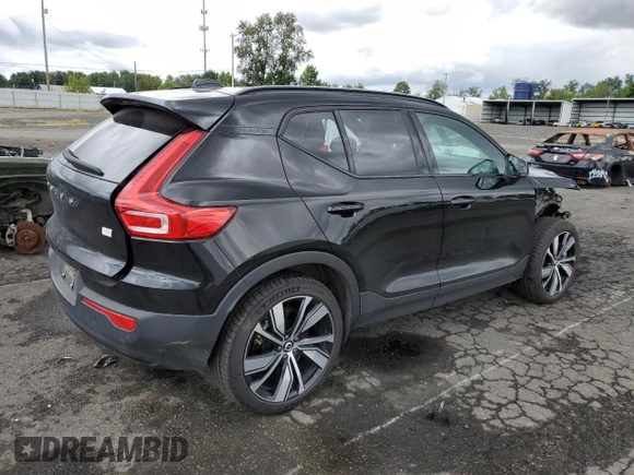 2022 Volvo XC40 Twin Plus z VIN YV4ED3UR3N2713780, wystawiony jako Copart lot #58767174 z przebiegiem 23 486 mil mil oraz Szkoda całkowita • Salvage title. Historia ofert i sprzedaży dostępna na DreamBid. Obrazek 3.