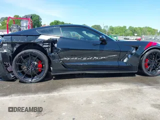 2017 Chevrolet Corvette Grand Sport 3LT z VIN 1G1YZ2D71H5110106, wystawiony jako IAAI lot #42064252 z przebiegiem 49 406 mil mil oraz . Historia ofert i sprzedaży dostępna na DreamBid. Obrazek 14.