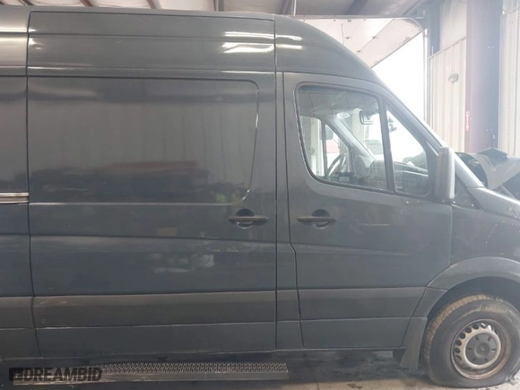2018 Mercedes-Benz Sprinter Cargo Van Worker with VIN WD3PE7CD8JP643531, listed as a IAAI auction lot 41895541 with 106,472 mi miles. Bid and sale history available at carsss.com. Image 14.