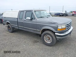 1993 Ford F-250 z VIN 1FTHX26G9PKB42392, wystawiony jako IAAI lot #42320912 z przebiegiem Nie podano mil oraz . Historia ofert i sprzedaży dostępna na DreamBid. Obrazek 1.