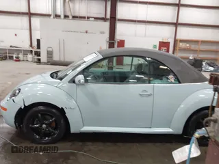 2006 Volkswagen Beetle z VIN 3VWRF31Y26M310844, wystawiony jako IAAI lot #42192356 z przebiegiem 120 740 mil mil oraz . Historia ofert i sprzedaży dostępna na DreamBid. Obrazek 14.