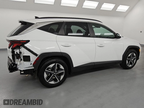 2025 Hyundai Tucson SEL with VIN 5NMJB3DE2SH470037, listed as a Copart auction lot 53915985 with 13,836 mi miles and Clean Title. Bid and sale history available at DreamBid. Image 3.