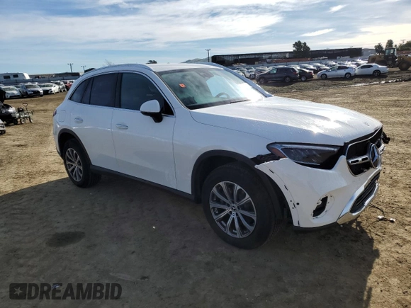 2024 Mercedes-Benz GLC with VIN W1NKM4HB6RF208185, listed as a Copart auction lot 45773925 with 2,936 mi miles and Salvage Title. Bid and sale history available at carsss.com. Image 4.