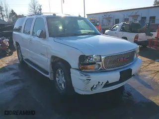 2004 GMC Yukon XL Denali with VIN 1GKFK66U34J204846, listed as a IAAI auction lot 41564141 with 183,455 mi miles. Bid and sale history available at carsss.com. Image 1.