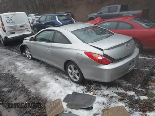2005 Toyota Solara SE z VIN 4T1CA30P55U044550, wystawiony jako IAAI lot #41449372 z przebiegiem 127 501 mil mil oraz . Historia ofert i sprzedaży dostępna na DreamBid. Obrazek 3.