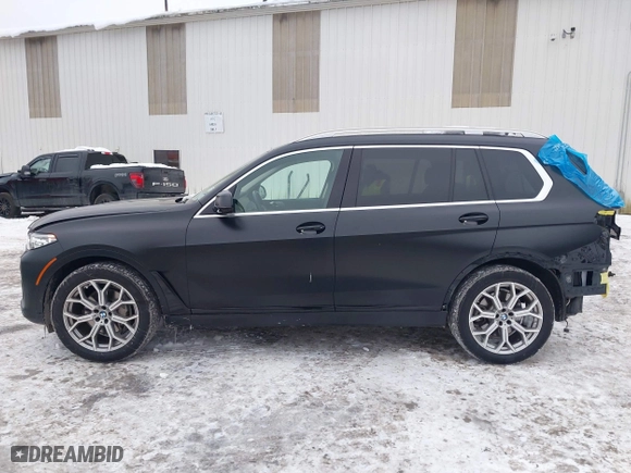 2021 BMW X7 xDrive40i with VIN 5UXCW2C04M9G14524, listed as a IAAI auction lot 41440163 with 49,046 mi miles. Bid and sale history available at carsss.com. Image 15.