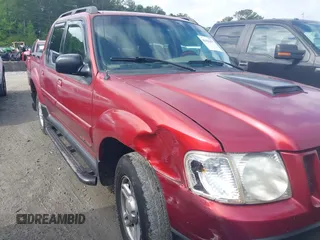 2001 Ford Explorer Sport Trac z VIN 1FMZU67E31UA78181, wystawiony jako IAAI lot #42103477 z przebiegiem 230 070 mil mil oraz . Historia ofert i sprzedaży dostępna na DreamBid. Obrazek 6.