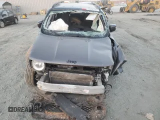 2020 Jeep Renegade Altitude with VIN ZACNJABBXLPL82749, listed as a Copart auction lot 46666725 with 92,612 mi miles and Salvage Title. Bid and sale history available at DreamBid. Image 5.