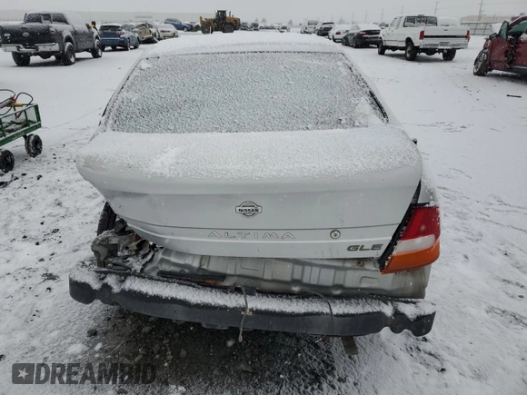 1998 Nissan Altima XE with VIN 1N4DL01DXWC205073, listed as a Copart auction lot 84305274 with 224,927 mi miles and Salvage Title. Bid and sale history available at carsss.com. Image 6.