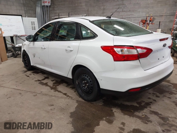 2012 Ford Focus SE с VIN 1FAHP3F21CL301085, выставлен на аукционе IAAI как лот 42321328 с пробегом 157 818 миль миль и . История ставок и продаж доступна на DreamBid. Изображение 3.