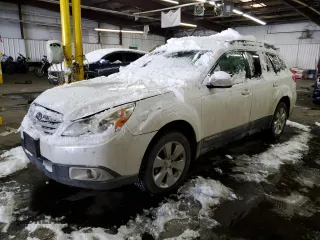 2012 Subaru Outback 2.5i Prem with VIN 4S4BRBFC1C1237845, listed as a Copart auction lot 41492655 with 141,234 mi miles and Salvage Title. Bid and sale history available at carsss.com. Image 1.