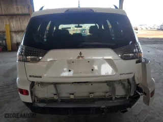 2008 Mitsubishi Outlander ES with VIN JA4LT21W88Z019089, listed as a Copart auction lot 44068105 with 131,313 mi miles and Salvage Title. Bid and sale history available at carsss.com. Image 6.