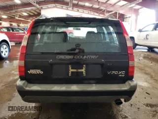 1998 Volvo V70 XC with VIN YV1LZ5642W2452632, listed as a Copart auction lot 42362405 with 196,148 mi miles and Clean Title. Bid and sale history available at carsss.com. Image 6.