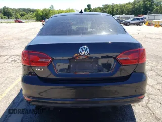 2013 Volkswagen Jetta GLI Autobahn с VIN 3VW467AJ2DM265082, выставлен на аукционе Copart как лот 60463934 с пробегом 214 483 миль миль и Списание • Salvage title. История ставок и продаж доступна на DreamBid. Изображение 6.