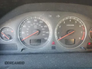 2004 Volvo V70 with VIN YV1SW59V042393201, listed as a Copart auction lot 86710914 with 184,019 mi miles and Salvage Title. Bid and sale history available at carsss.com. Image 9.