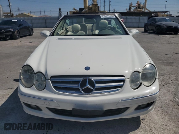 2008 Mercedes-Benz CLK-Class 3.5L with VIN WDBTK56F68T099528, listed as a Copart auction lot 71297684 with 182,127 mi miles and Salvage Title. Bid and sale history available at carsss.com. Image 5.