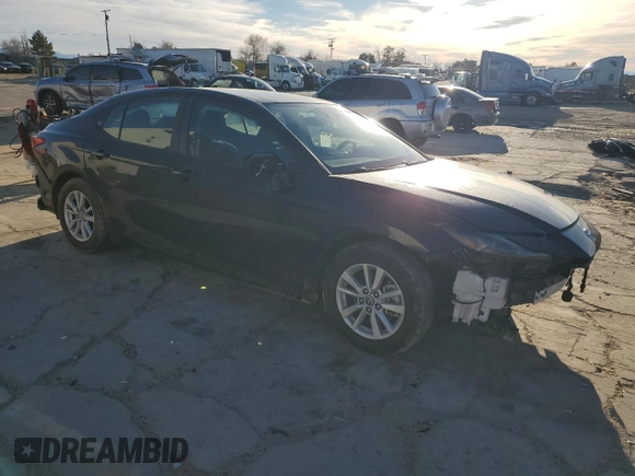 2025 Toyota Camry LE z VIN 4T1DAACK6SU023078, wystawiony jako Copart lot #47634775 z przebiegiem 8 572 mil mil oraz Szkoda całkowita • Salvage title. Historia ofert i sprzedaży dostępna na DreamBid. Obrazek 4.
