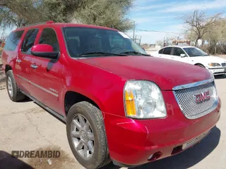2014 GMC Yukon XL Denali with VIN 1GKS2MEF0ER219409, listed as a IAAI auction lot 41652010 with 184,171 mi miles. Bid and sale history available at carsss.com. Image 1.