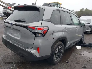 2025 Subaru Forester Premium с VIN JF2SLDDC5SH404820, выставлен на аукционе IAAI как лот 41774334 с пробегом 6 314 миль миль и . История ставок и продаж доступна на DreamBid. Изображение 4.