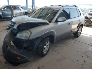 2005 Hyundai Tucson GLS with VIN KM8JN72D75U084148, listed as a Copart auction lot 52252555 with 171,233 mi miles and Salvage Title. Bid and sale history available at carsss.com. Image 1.