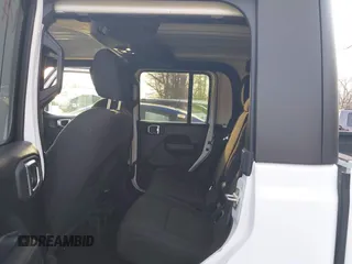 2023 Jeep Gladiator Sport S z VIN 1C6HJTAG7PL535209, wystawiony jako IAAI lot #41483780 z przebiegiem 39 376 mil mil oraz . Historia ofert i sprzedaży dostępna na DreamBid. Obrazek 8.