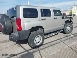 2008 Hummer H3 SUV with VIN 5GTEN13E188176887, listed as a IAAI auction lot 41849108 with 225,472 mi miles. Bid and sale history available at carsss.com. Image 4.