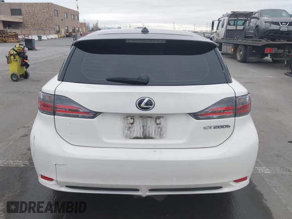 2013 Lexus CT 200h z VIN JTHKD5BH9D2172419, wystawiony jako IAAI lot #41968975 z przebiegiem 221 084 mil mil oraz . Historia ofert i sprzedaży dostępna na DreamBid. Obrazek 16.