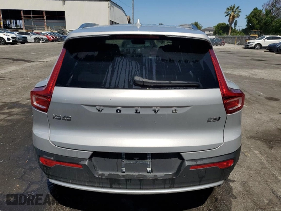 2024 Volvo XC40 Plus Bright Theme с VIN YV4L12UE5R2305987, выставлен на аукционе Copart как лот 53269875 с пробегом 13 682 миль миль и Чистый • Clean title. История ставок и продаж доступна на DreamBid. Изображение 6.