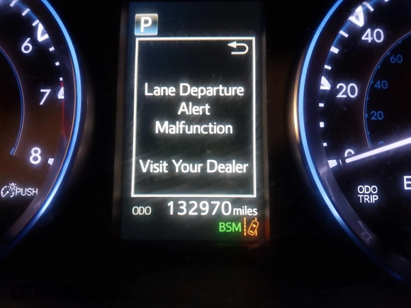 2018 Toyota Highlander SE z VIN 5TDJZRFH7JS551309, wystawiony jako IAAI lot #41801990 z przebiegiem 132 970 mil mil oraz . Historia ofert i sprzedaży dostępna na DreamBid. Obrazek 16.