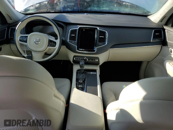2020 Volvo XC90 Momentum with VIN YV4102CKXL1564733, listed as a Copart auction lot 73797134 with 42,026 mi miles and Non Repairable. Bid and sale history available at carsss.com. Image 8.
