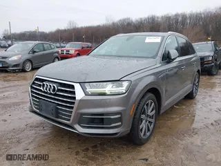 2017 Audi Q7 Premium Plus with VIN WA1LAAF78HD006485, listed as a IAAI auction lot 41472079 with 175699 miles. Bid and sale history available at carsss.com. Image 17.