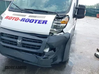 2018 Ram ProMaster Cargo z VIN 3C6TRVDG0JE144400, wystawiony jako IAAI lot #42287423 z przebiegiem 124 891 mil mil oraz . Historia ofert i sprzedaży dostępna na DreamBid. Obrazek 6.