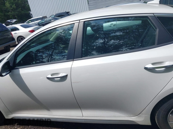 2017 Kia Optima z VIN KNAGT4LC8H5004537, wystawiony jako IAAI lot #42469956 z przebiegiem 101 669 mil mil oraz . Historia ofert i sprzedaży dostępna na DreamBid. Obrazek 14.