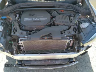 2022 BMW X1 xDrive28i z VIN WBXJG9C0XN5V40453, wystawiony jako Copart lot #56698705 z przebiegiem 31 091 mil mil oraz Szkoda całkowita • Salvage title. Historia ofert i sprzedaży dostępna na DreamBid. Obrazek 12.