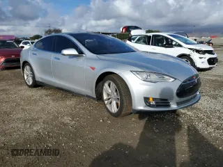 2015 Tesla Model S 85D with VIN 5YJSA1H25FF080956, listed as a Copart auction lot 45336675 with 118,377 mi miles and Salvage Title. Bid and sale history available at carsss.com. Image 4.