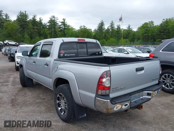 2011 Toyota Tacoma with VIN 3TMLU4EN4BM069898, listed as a IAAI auction lot 42371500 with 201,538 mi miles and . Bid and sale history available at DreamBid. Image 3.