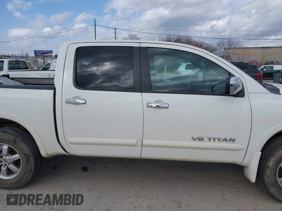 2011 Nissan Titan Pro-4X z VIN 1N6BA0EC8BN307959, wystawiony jako IAAI lot #41837097 z przebiegiem 160 672 mil mil oraz . Historia ofert i sprzedaży dostępna na DreamBid. Obrazek 14.
