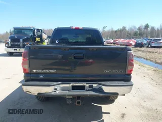 2004 Chevrolet Silverado 1500 Z71 with VIN 2GCEK19T041152888, listed as a IAAI auction lot 42121958 with 109,050 mi miles. Bid and sale history available at carsss.com. Image 15.