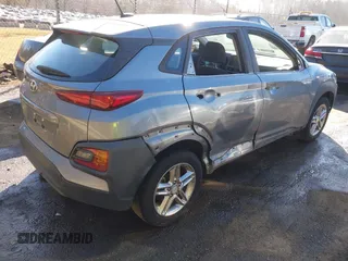 2020 Hyundai Kona SE with VIN KM8K12AA4LU504536, listed as a IAAI auction lot 41423007 with 114,187 mi miles and . Bid and sale history available at carsss.com. Image 4.