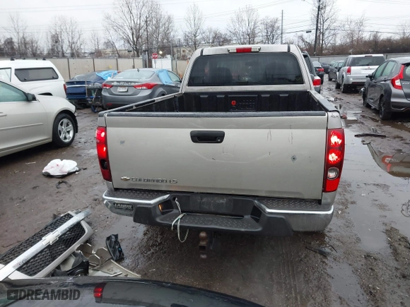 2005 Chevrolet Colorado LS Z71 with VIN 1GCDT196X58226139, listed as a IAAI auction lot 41520635 with 266,274 mi miles. Bid and sale history available at carsss.com. Image 17.